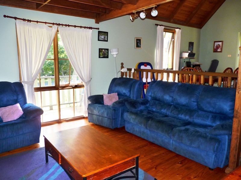 2 Settlers Way, Mollymook NSW 2539