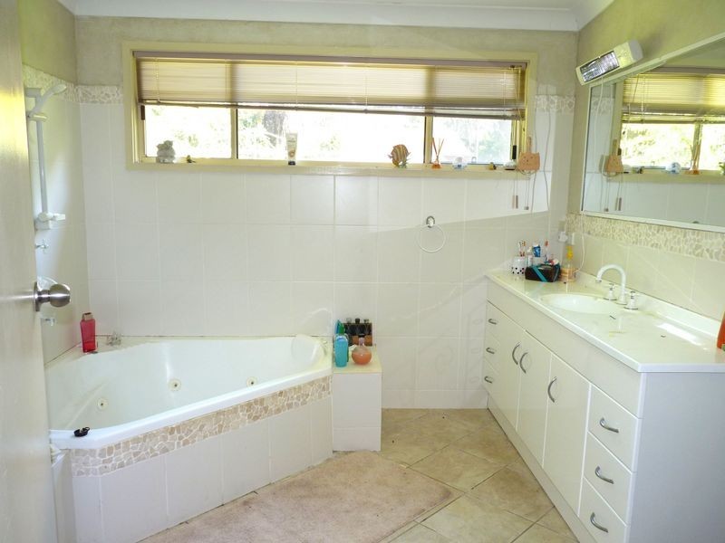 39 Anglers Parade, Fishermans Paradise NSW 2539
