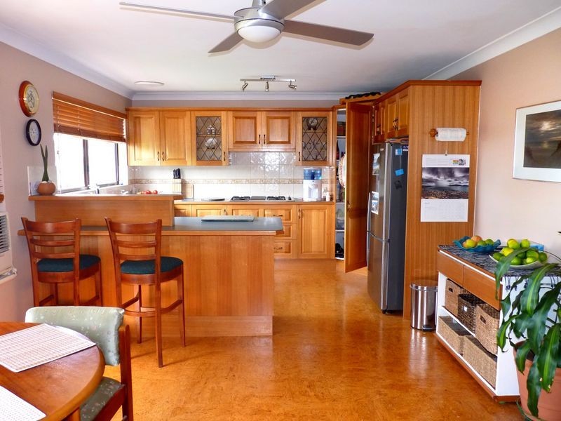 22 Hilltop Crescent, Mollymook NSW 2539