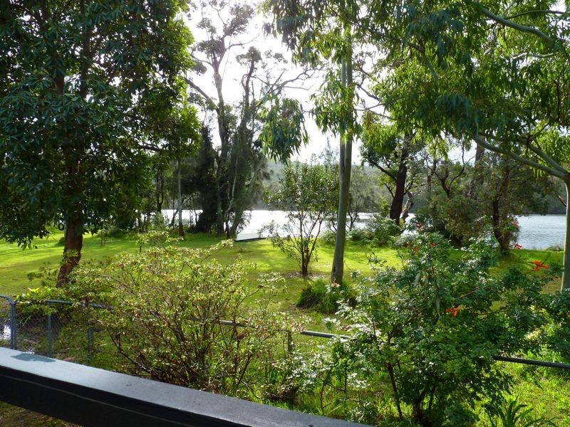 33 Edwin Avenue, Lake Conjola NSW 2539