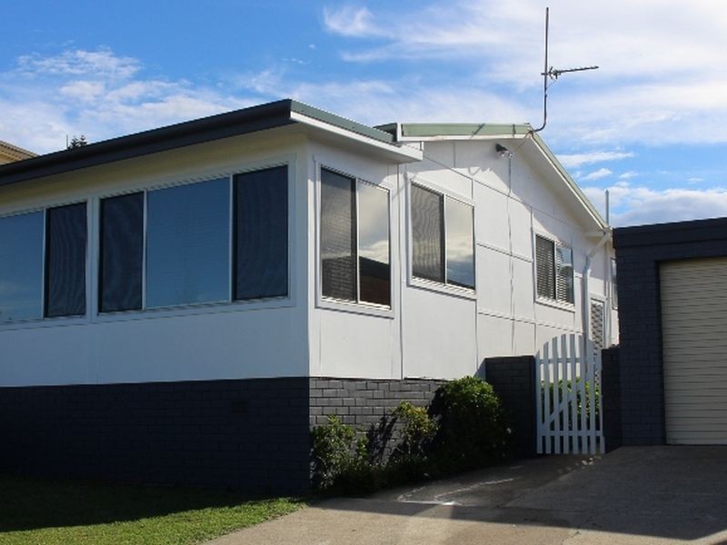 63 Seaside Parade, Dolphin Point NSW 2539