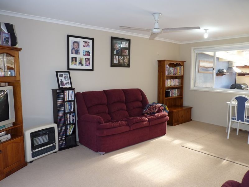 9 Saturn Avenue, Lake Tabourie NSW 2539