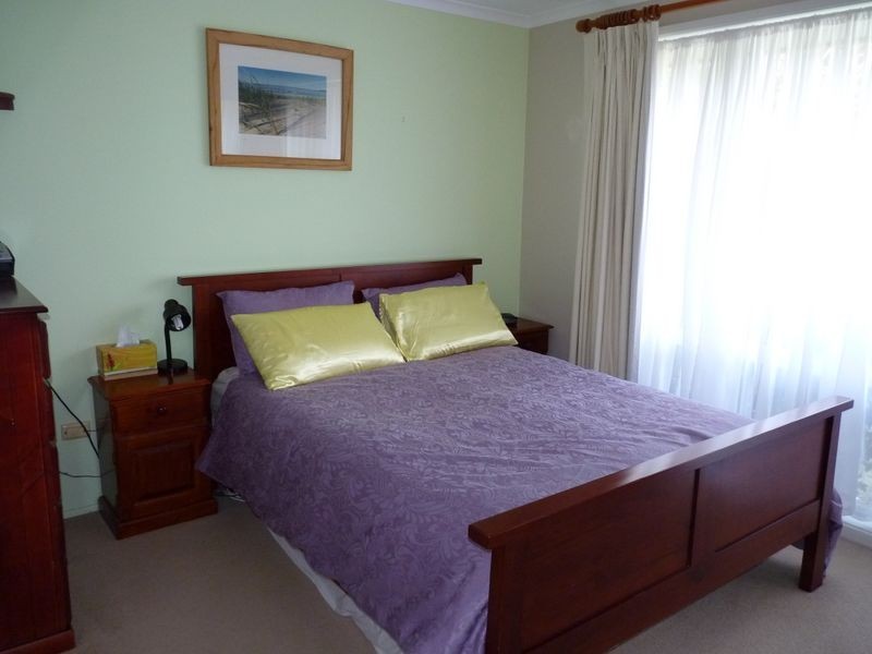 9 Saturn Avenue, Lake Tabourie NSW 2539