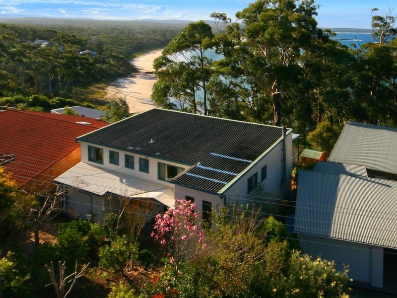 14 Tallwood Avenue, Narrawallee NSW 2539