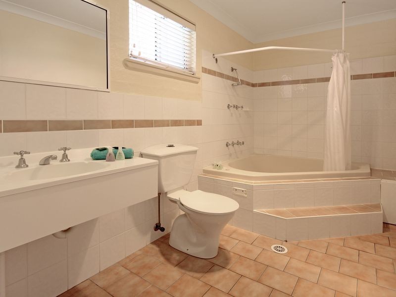 Unit 4/1 Golf Avenue, Mollymook NSW 2539
