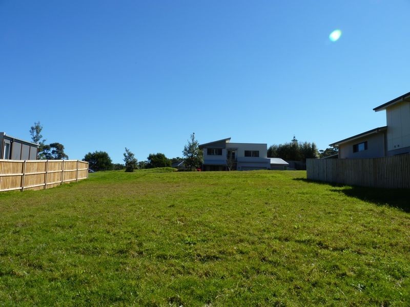 7 Bada Crescent, Burrill Lake NSW 2539