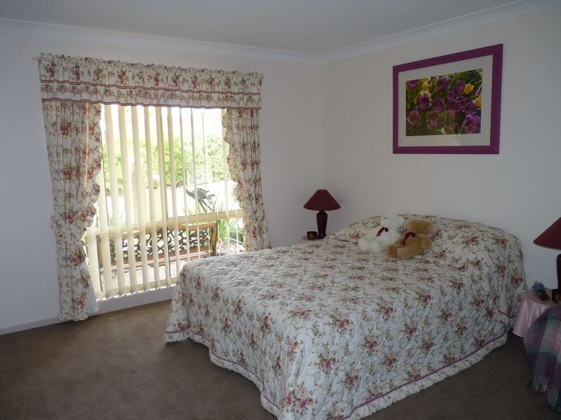 5 Casuarina Close, Burrill Lake NSW 2539