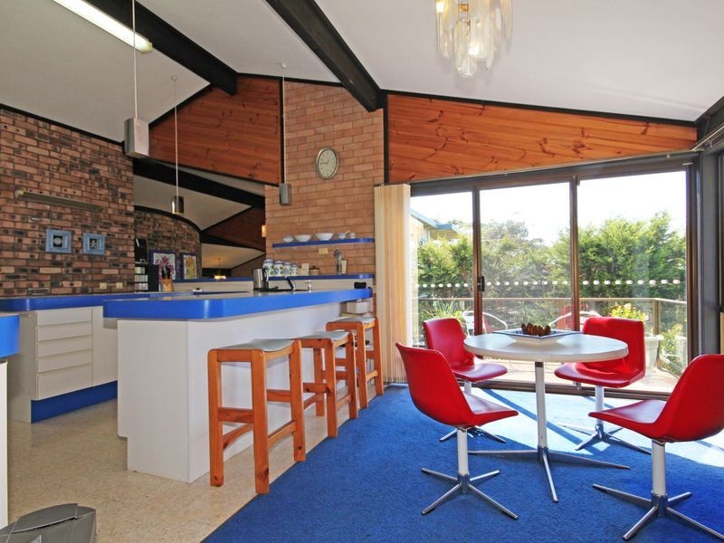 4 Booth Avenue, Narrawallee NSW 2539