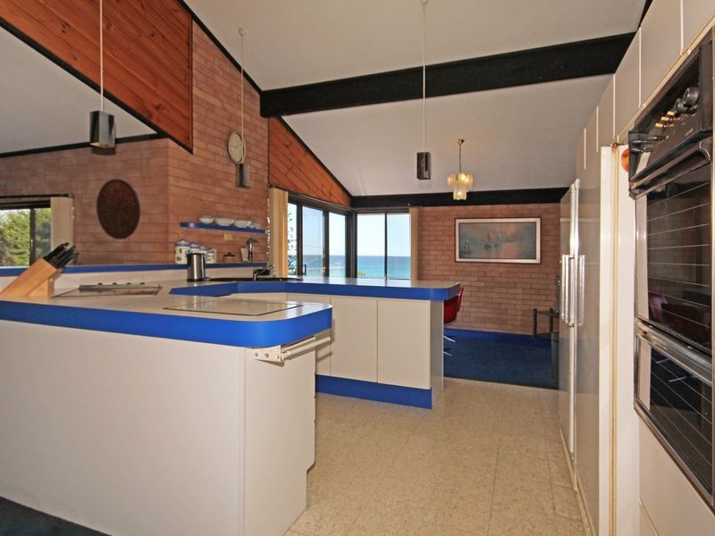 4 Booth Avenue, Narrawallee NSW 2539