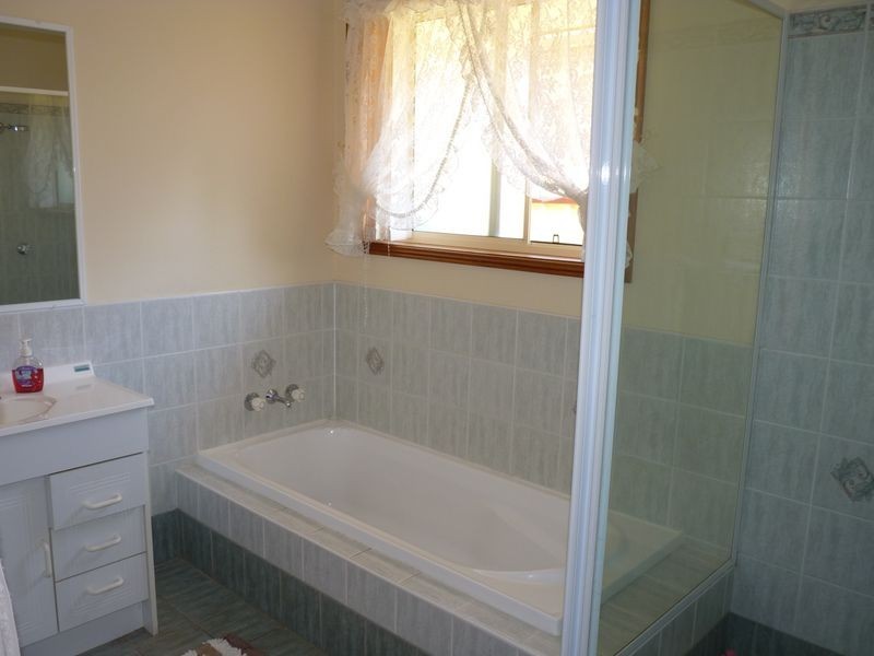 24 Combe Drive, Mollymook NSW 2539