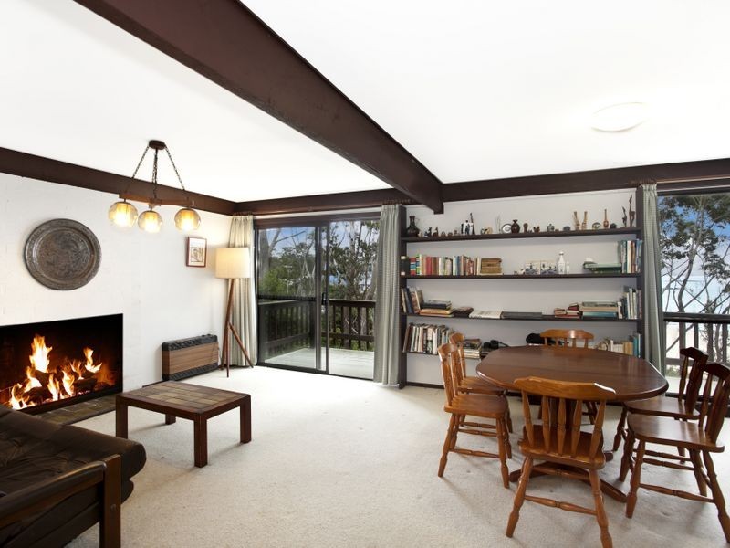 10 Surfers Avenue, Narrawallee NSW 2539