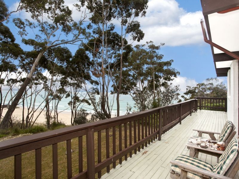 10 Surfers Avenue, Narrawallee NSW 2539