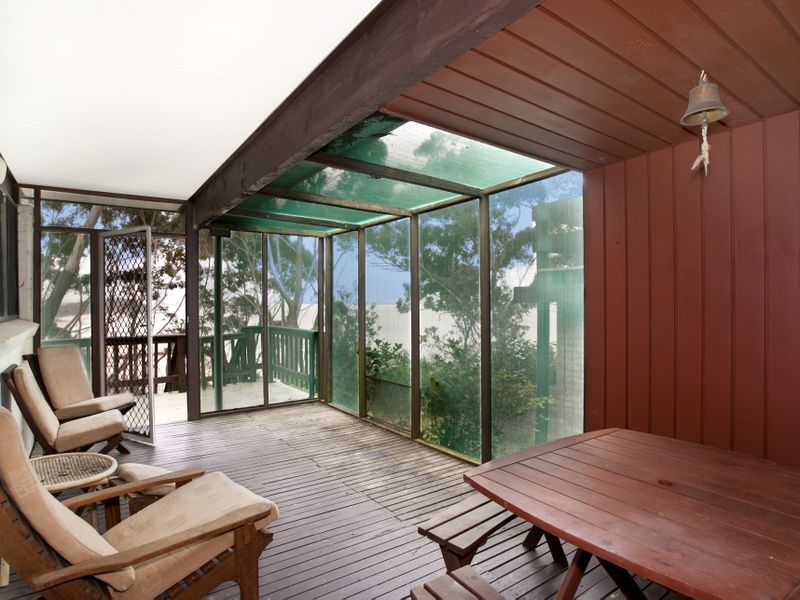 10 Surfers Avenue, Narrawallee NSW 2539