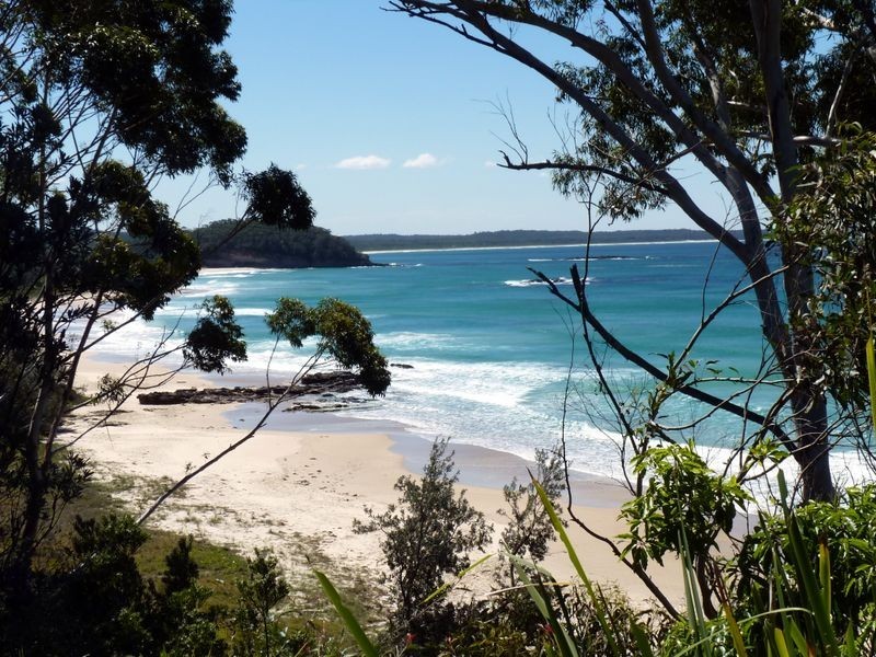 10 Surfers Avenue, Narrawallee NSW 2539