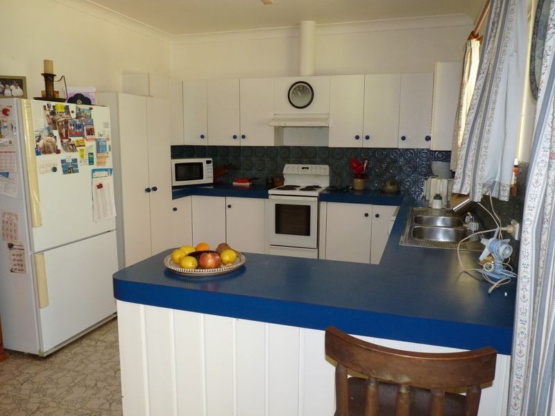 11 Hilltop Crescent, Mollymook NSW 2539