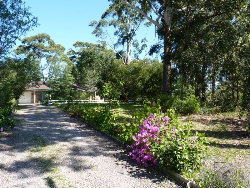 11 Hilltop Crescent, Mollymook NSW 2539