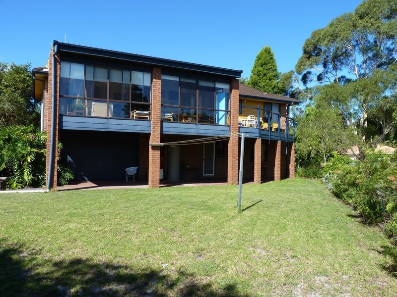 12 Honeysuckle Close, Burrill Lake NSW 2539