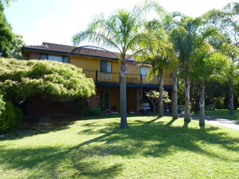 12 Honeysuckle Close, Burrill Lake NSW 2539