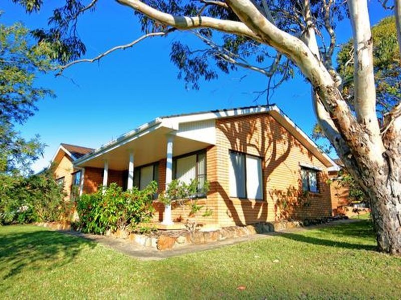 8 Shipton Crescent, Mollymook NSW 2539