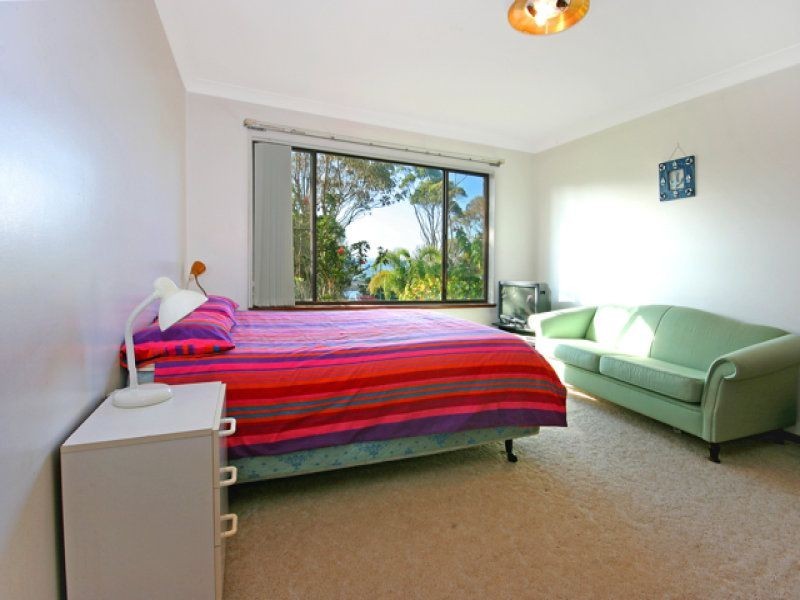 8 Shipton Crescent, Mollymook NSW 2539