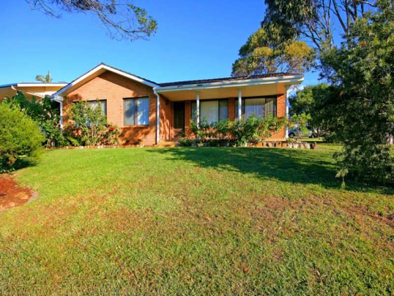 8 Shipton Crescent, Mollymook NSW 2539