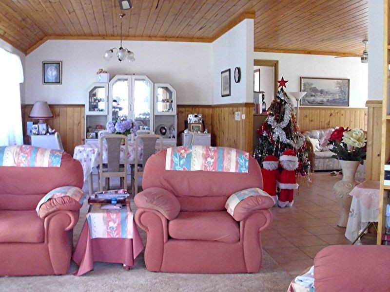 25 River Road, Lake Tabourie NSW 2539