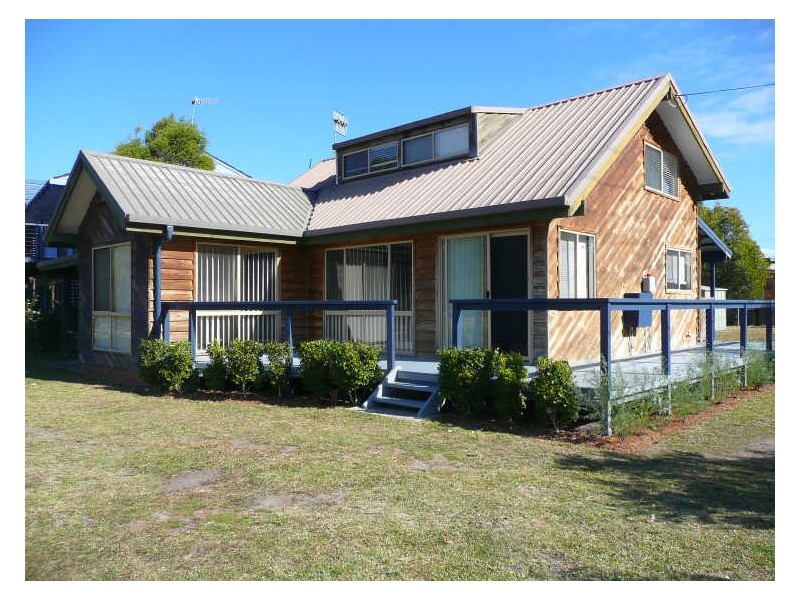 15 Portland Way, Lake Tabourie NSW 2539