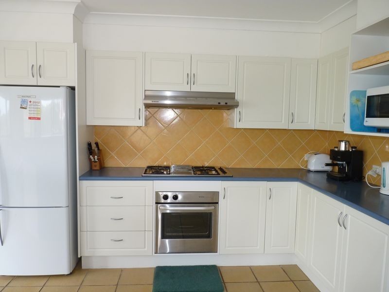 18 Seascape Close, Narrawallee NSW 2539