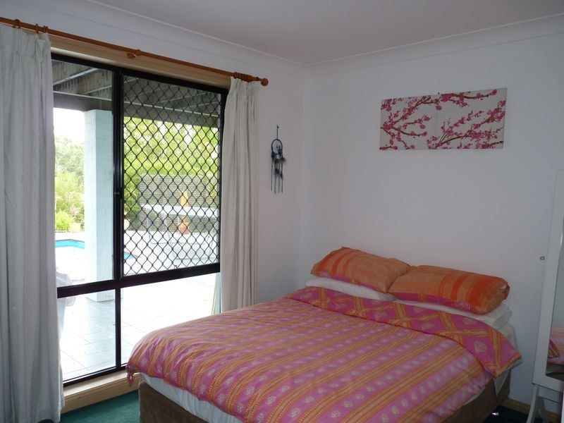 18 Seascape Close, Narrawallee NSW 2539