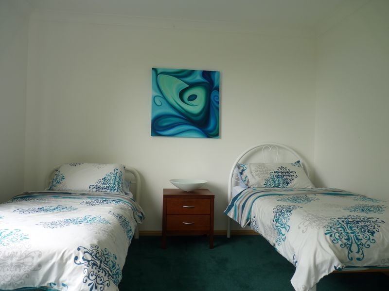 18 Seascape Close, Narrawallee NSW 2539