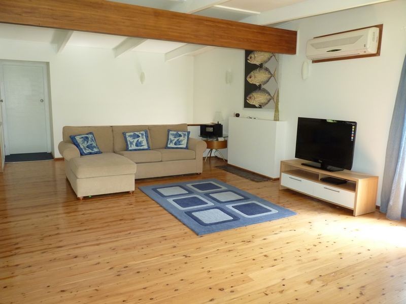 42 Anglers Parade, Fishermans Paradise NSW 2539