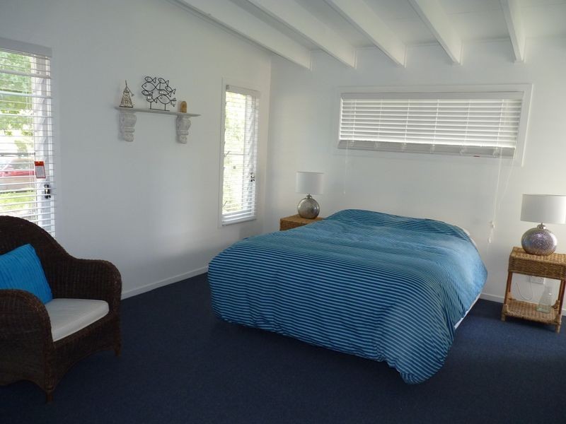 42 Anglers Parade, Fishermans Paradise NSW 2539