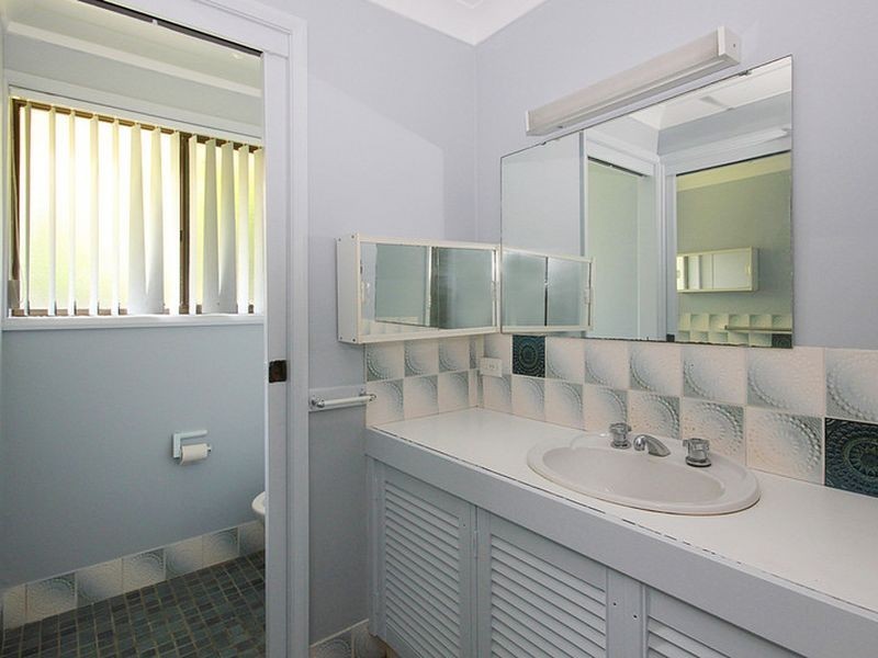 2 Bushland Avenue, Mollymook NSW 2539