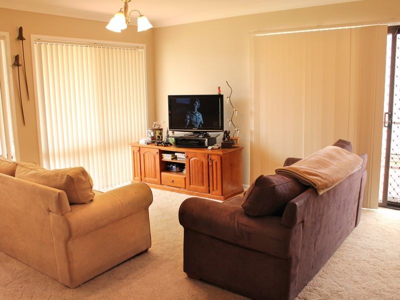 84 Princes Highway, Lake Tabourie NSW 2539