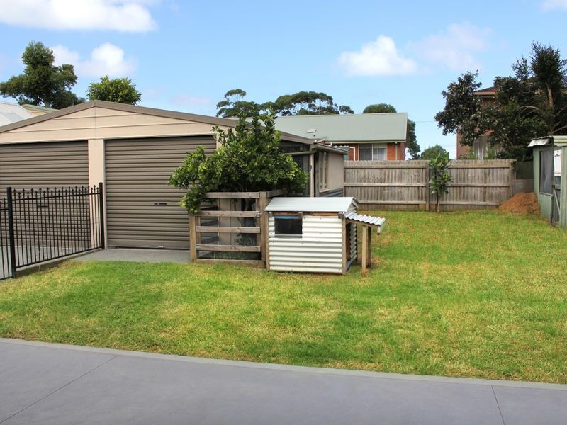 84 Princes Highway, Lake Tabourie NSW 2539