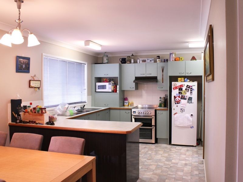 84 Princes Highway, Lake Tabourie NSW 2539