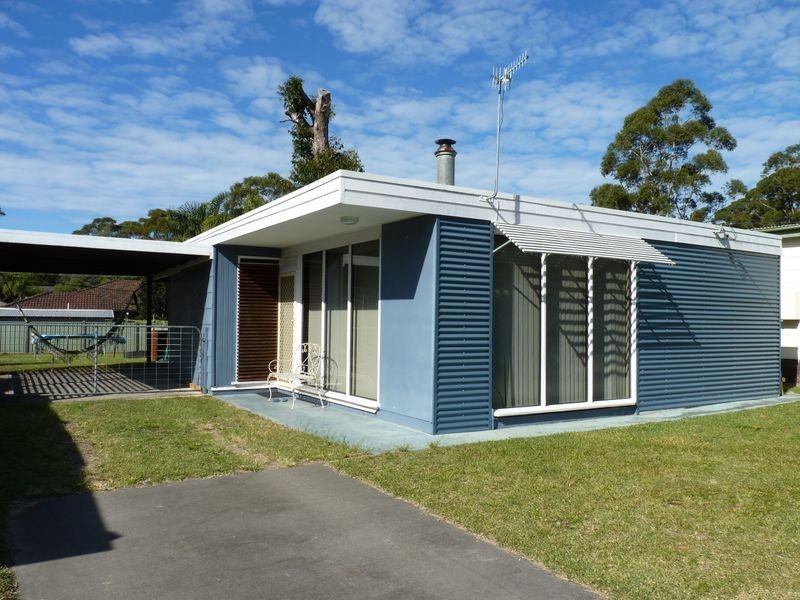 4 Bangalow Street, Narrawallee NSW 2539