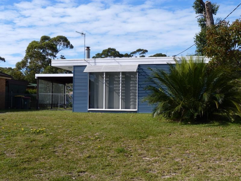 4 Bangalow Street, Narrawallee NSW 2539