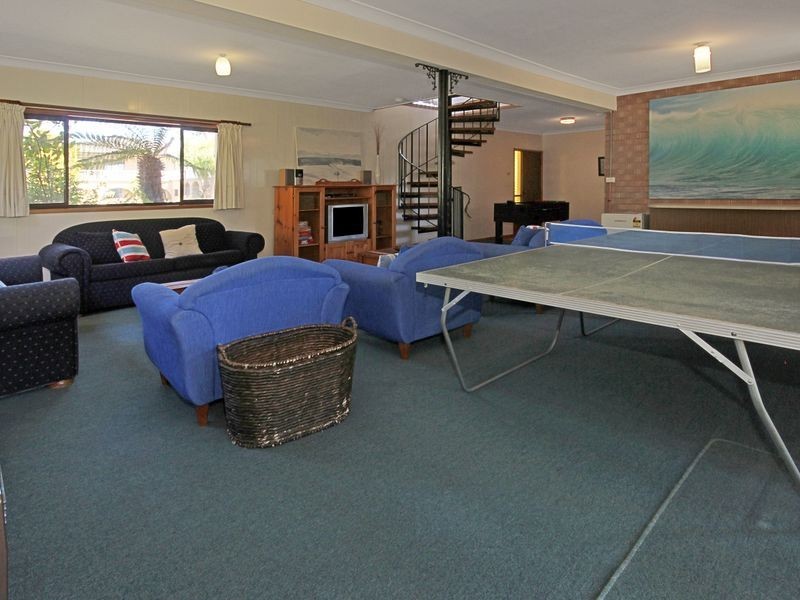 7 Jones Avenue, Mollymook NSW 2539