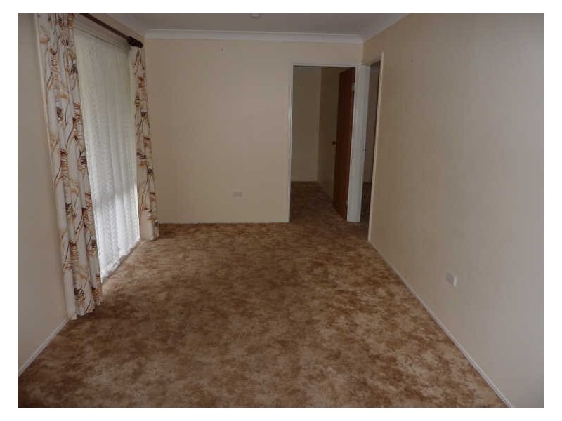 33 Cornfield Parade, Fishermans Paradise NSW 2539