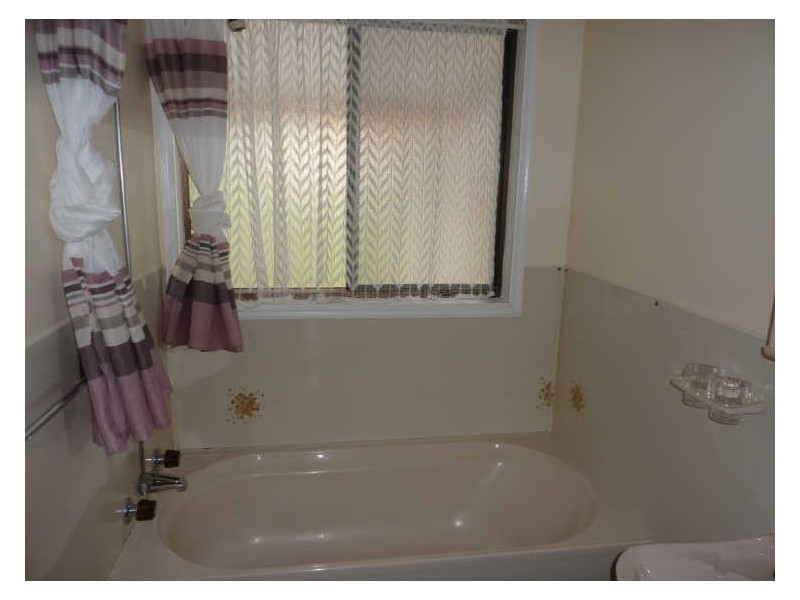 33 Cornfield Parade, Fishermans Paradise NSW 2539