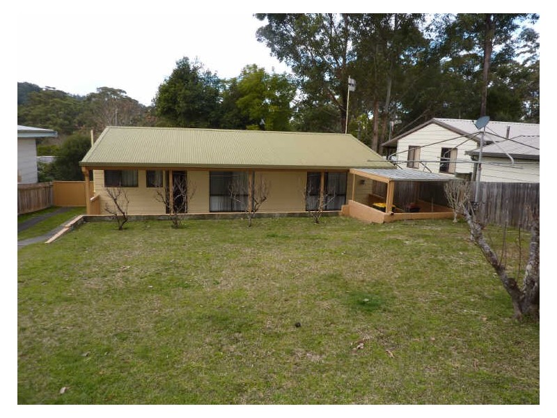 33 Cornfield Parade, Fishermans Paradise NSW 2539