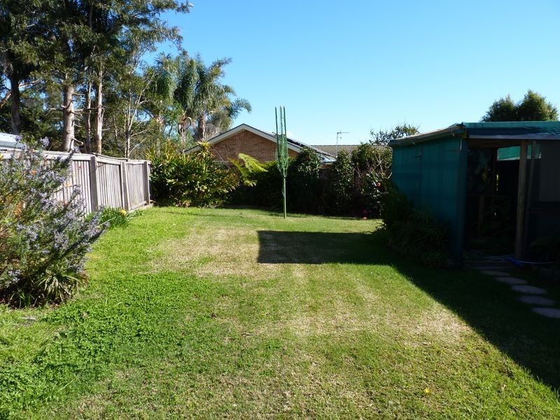 35 Torquay Drive, Lake Tabourie NSW 2539