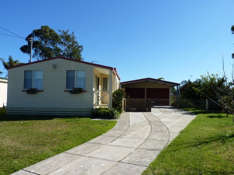 35 Torquay Drive, Lake Tabourie NSW 2539