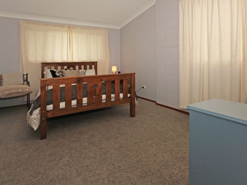 33 Anglers Parade, Fishermans Paradise NSW 2539