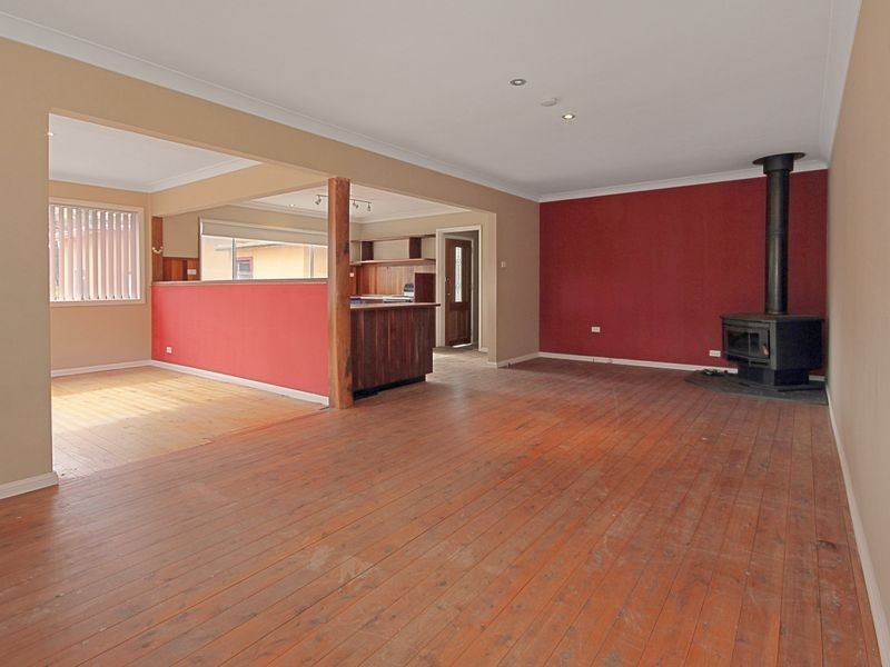 39 Princes Highway, Lake Tabourie NSW 2539