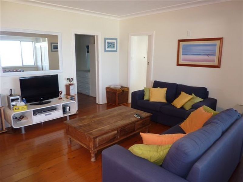 12 Jones Ave, Mollymook NSW 2539
