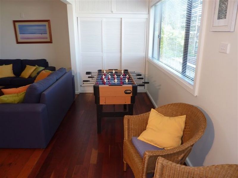 12 Jones Ave, Mollymook NSW 2539