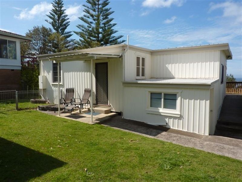 12 Jones Ave, Mollymook NSW 2539