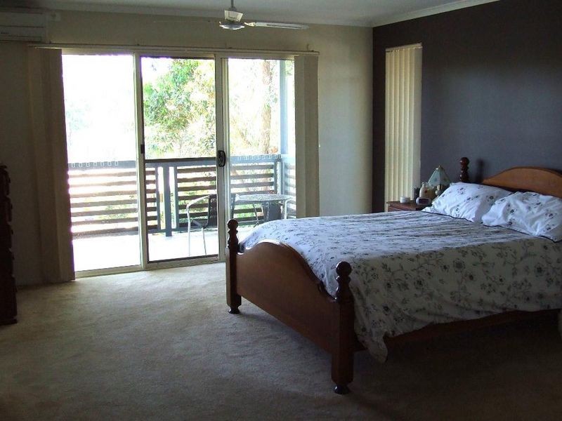 4 Buckland St, Mollymook NSW 2539